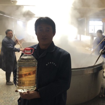 白酒厂家自酿浓香型白酒52度60度老酒散装高粱五斤桶装纯粮酒批发图3