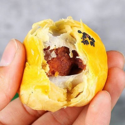雪媚娘红豆蛋黄酥零食休闲食品早餐糕点网红美食蛋黄流心酥6枚/盒图4